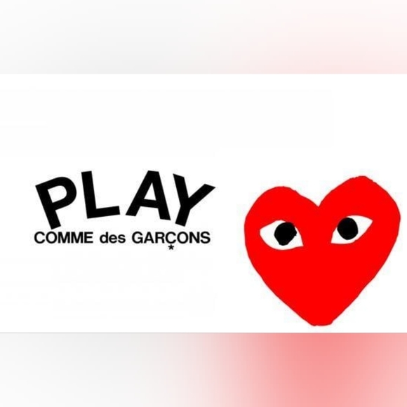 !!!!Host pick!!!!COMME DES GARCONS PLAY Cotton Red Emblem Dot Tee MSRP C$233.64 - Picture 9 of 10